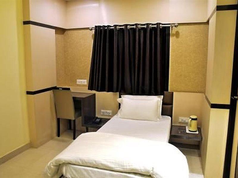 Townhouse 1182 Hotel Tirupati Galaxy Kānpur Exterior foto