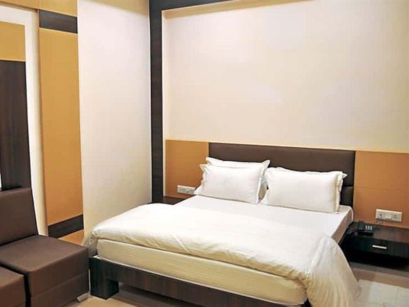 Townhouse 1182 Hotel Tirupati Galaxy Kānpur Exterior foto